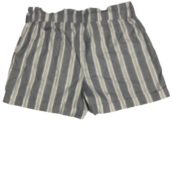 NWT Full circle trends short by Jolie & Joy. Super soft too - Picture 2 of 5